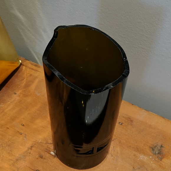 Vase made of wine bottle - Picture 2 of 3